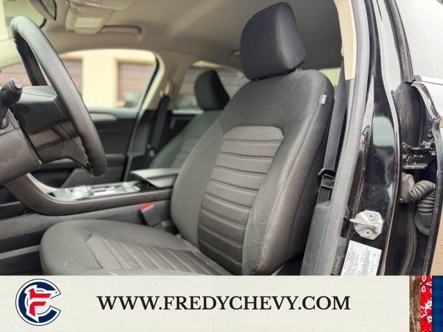Used 2020 Ford Fusion SE FWD image 19