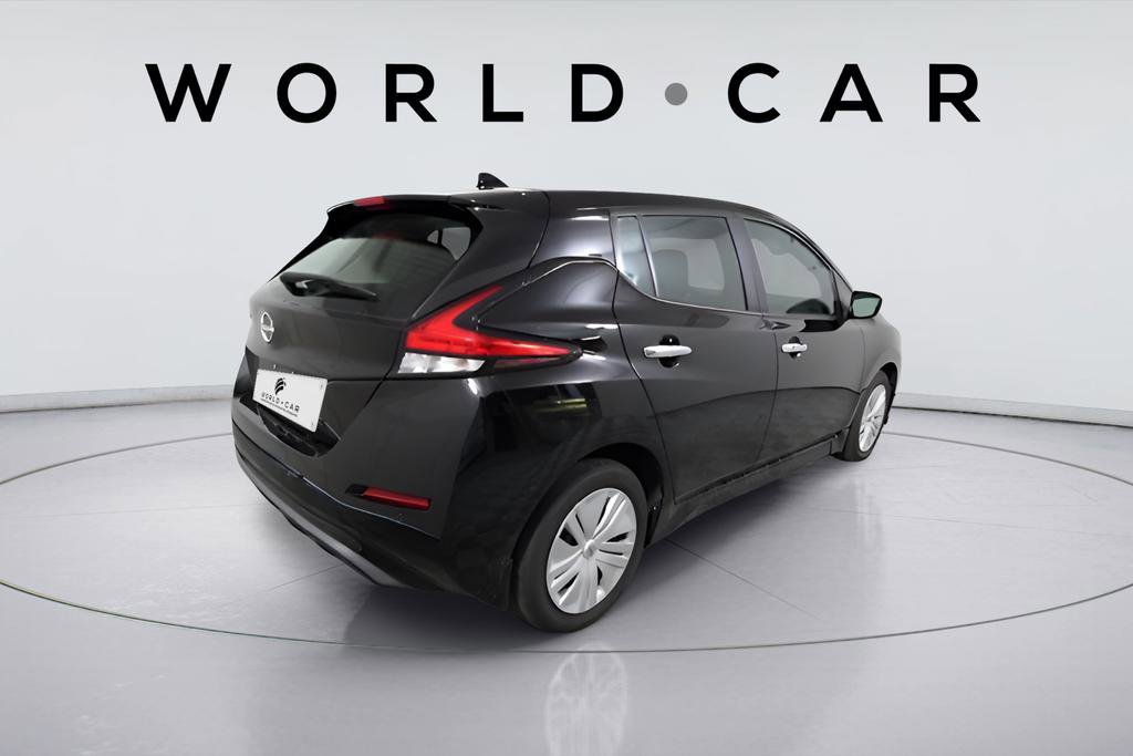 Used 2025 Nissan Leaf S image 9