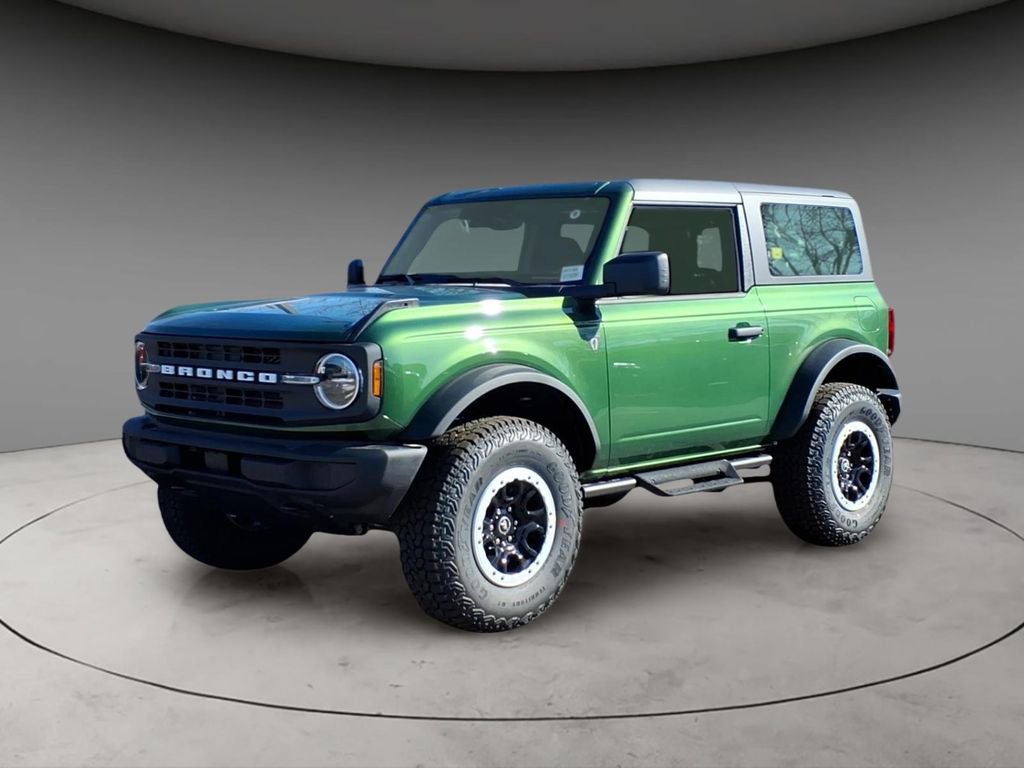 New 2025 Ford Bronco 2-Door w/ Sasquatch Package AWD/4WD image 1