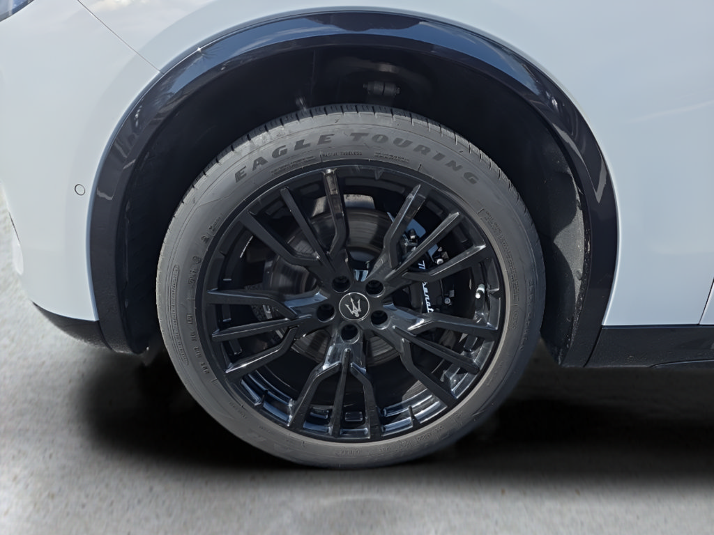 New 2025 Maserati Grecale Modena AWD/4WD image 16