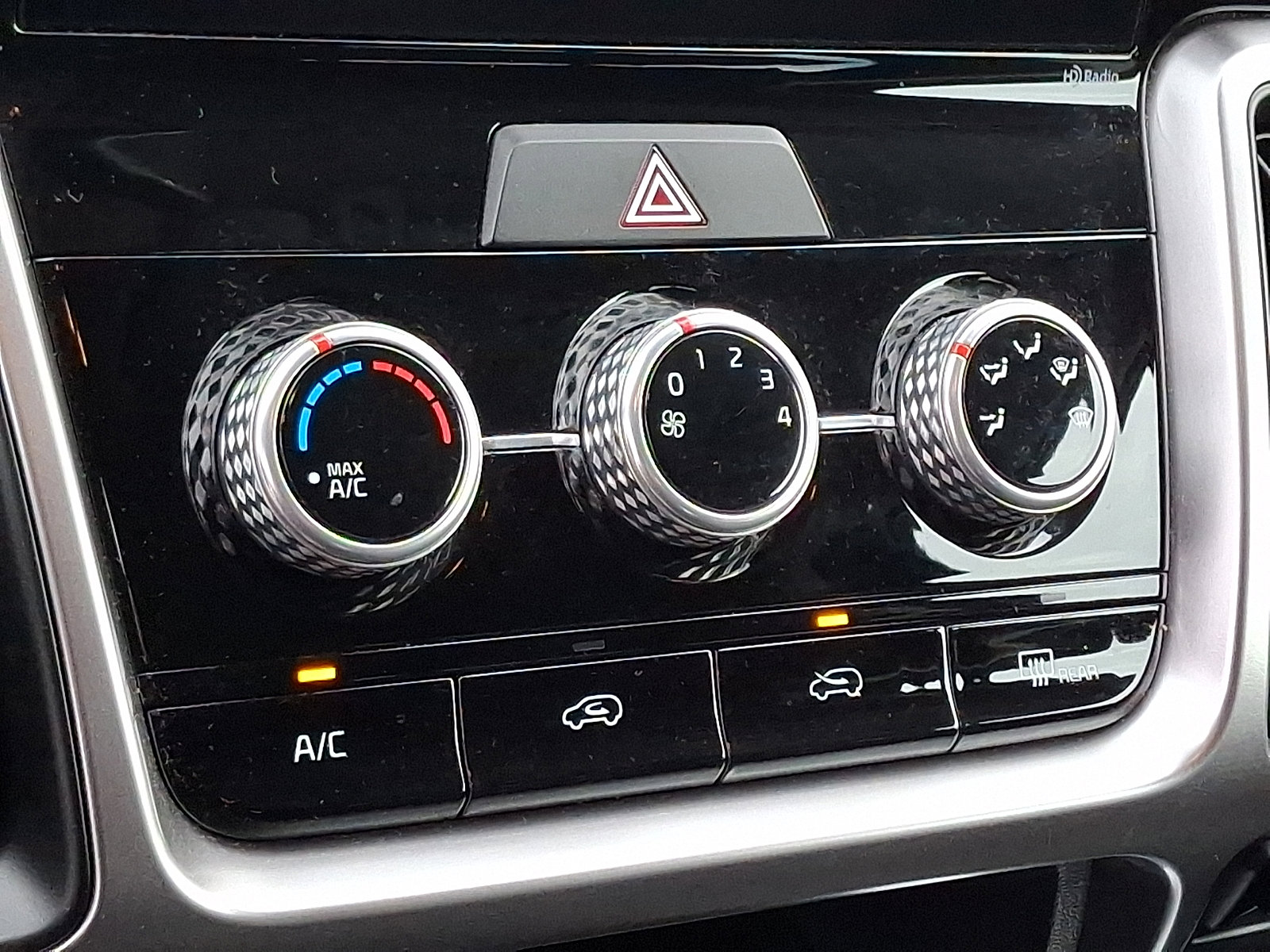 Used 2023 Kia Sorento LX image 15