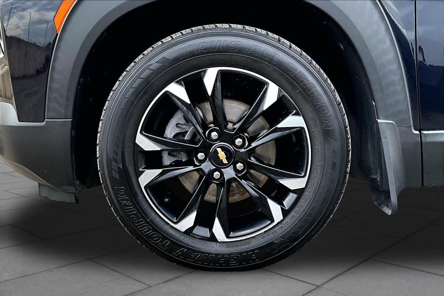 Used 2021 Chevrolet TrailBlazer LT w/ Convenience Package FWD image 11