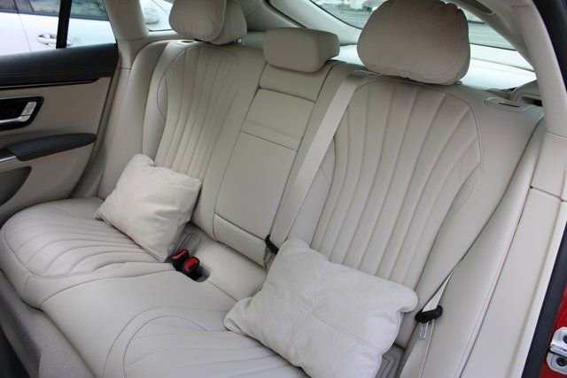 Used 2022 Mercedes-Benz EQS 450+ Sedan image 12