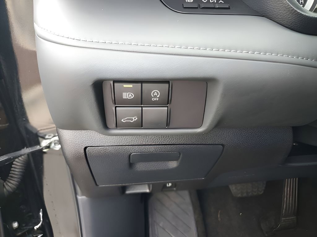 Used 2025 Toyota Highlander LE image 33