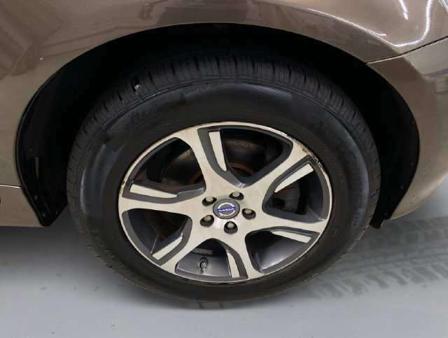 Used 2015 Volvo XC60 T6 Premier Plus AWD/4WD image 17