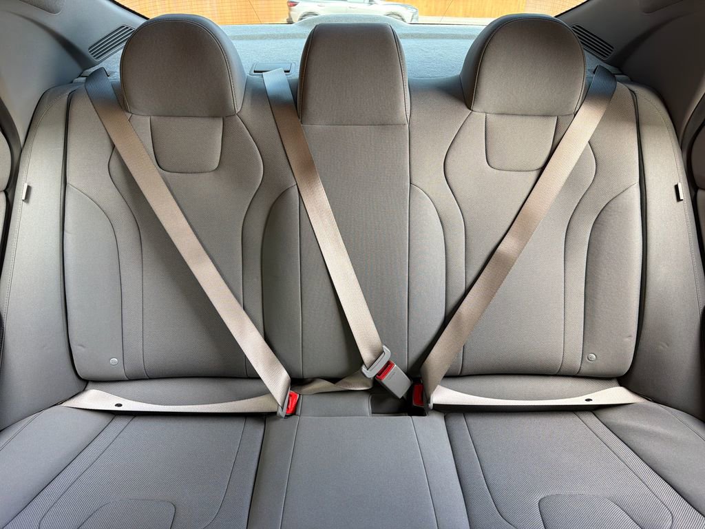 Used 2025 Hyundai Elantra SE image 25