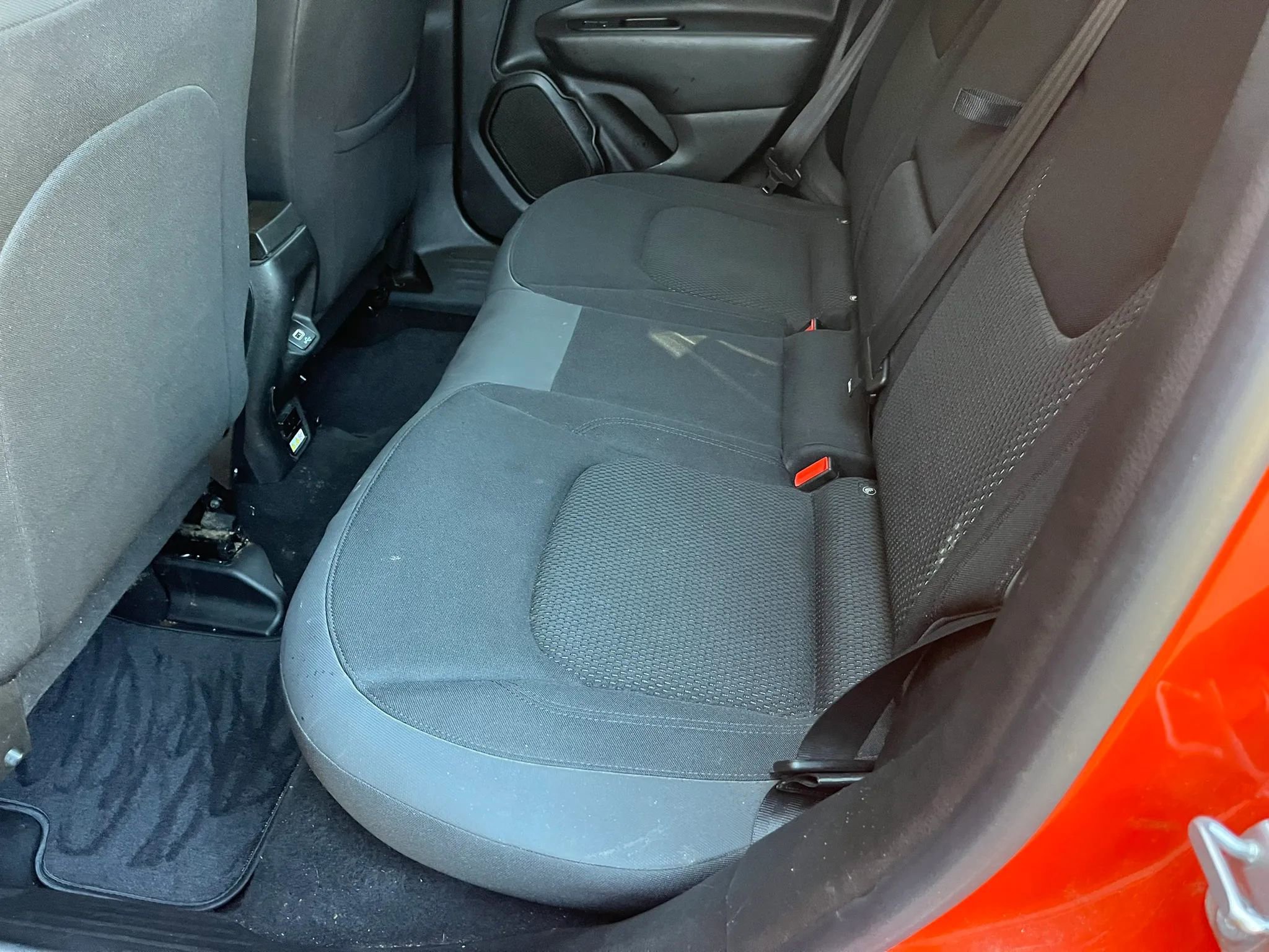 Used 2019 Jeep Renegade Altitude w/ Quick Order Package 2XM FWD image 13