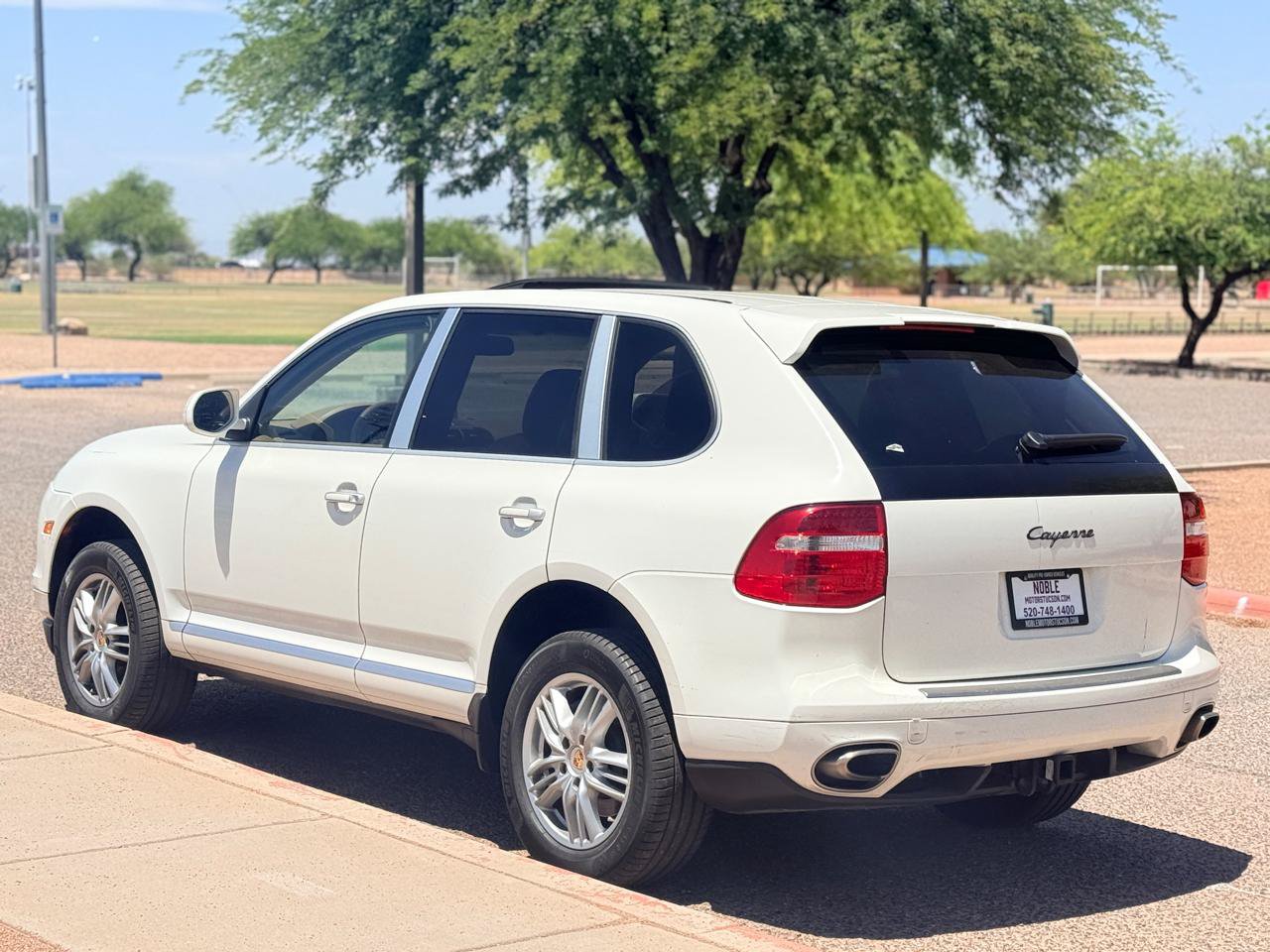 Used 2009 Porsche Cayenne AWD/4WD image 3