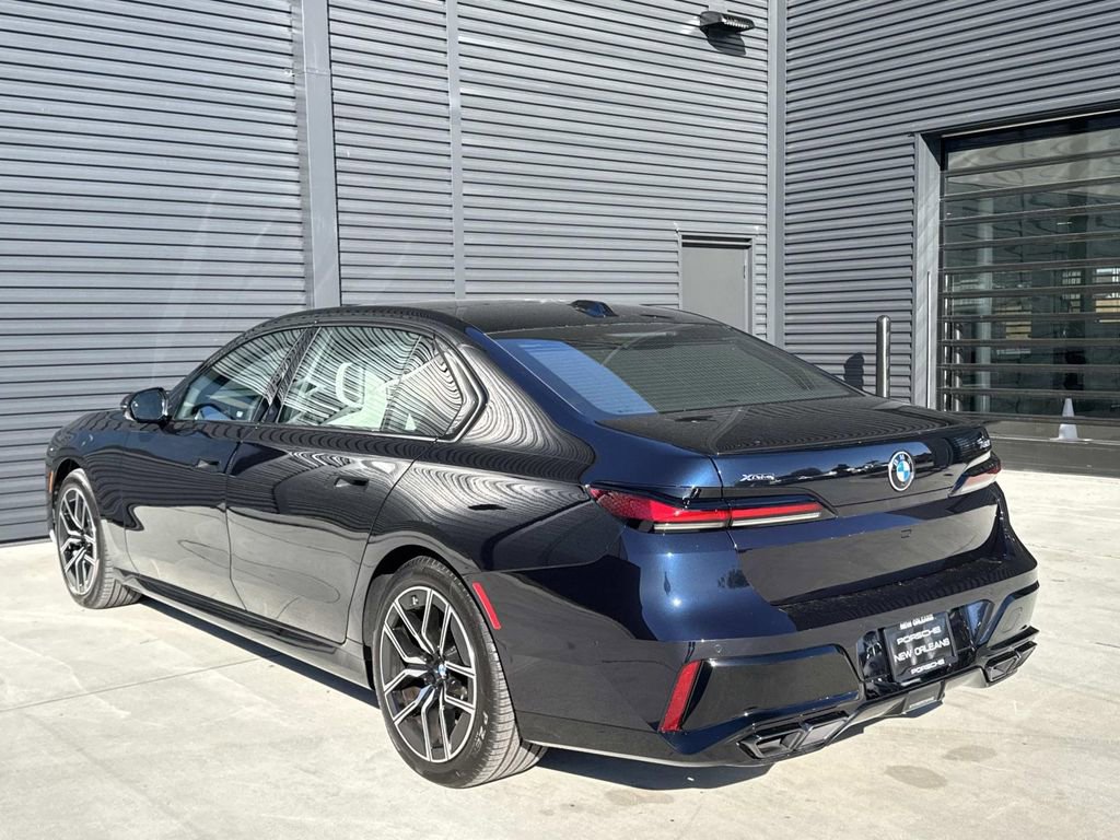 Used 2024 BMW 760i xDrive image 3
