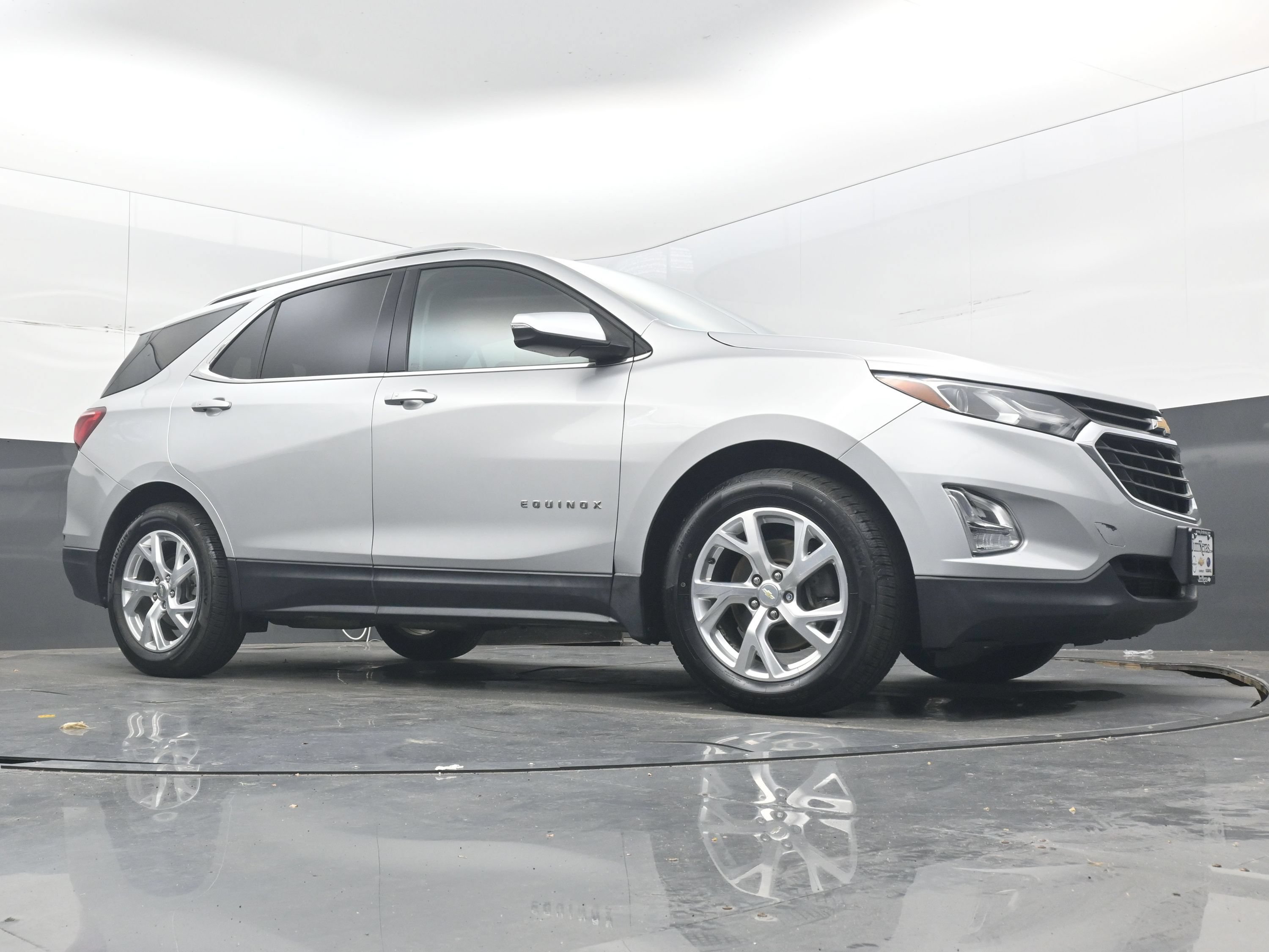 Used 2019 Chevrolet Equinox LT w/ Sun & Navigation Package FWD image 26