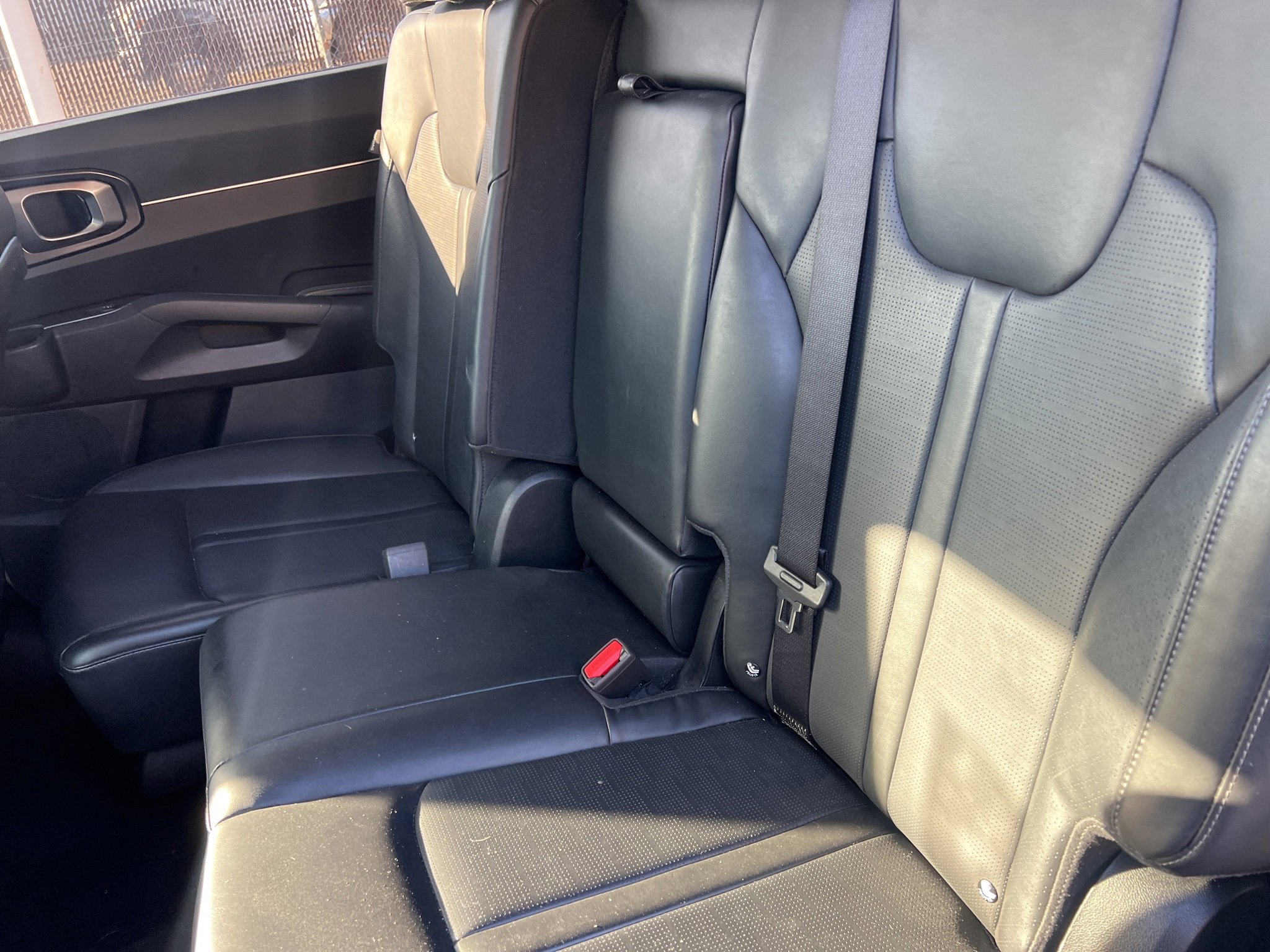 Used 2024 Kia Sorento S image 14