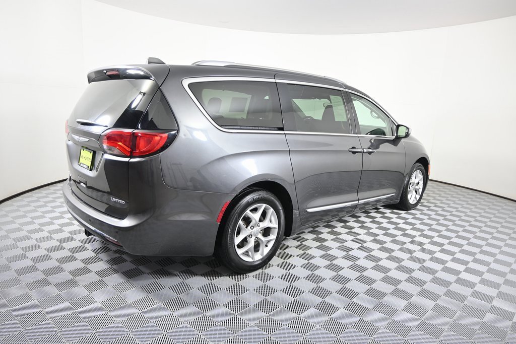 Used 2020 Chrysler Pacifica Limited image 6
