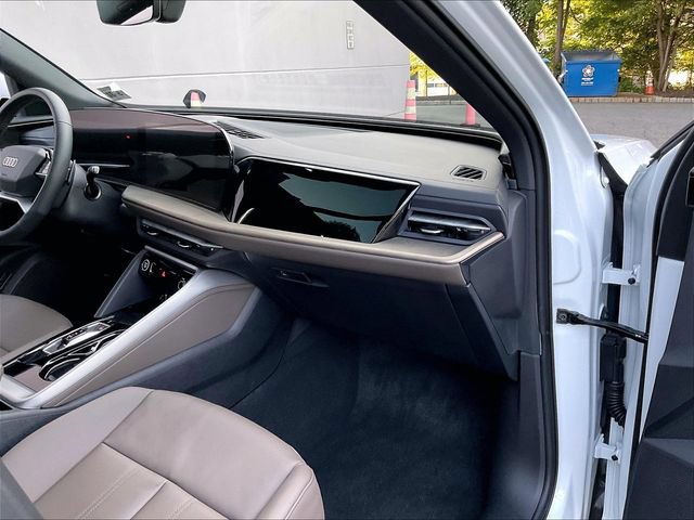 Used 2025 Audi Q5 Premium w/ 19" Wheel Package AWD/4WD image 21