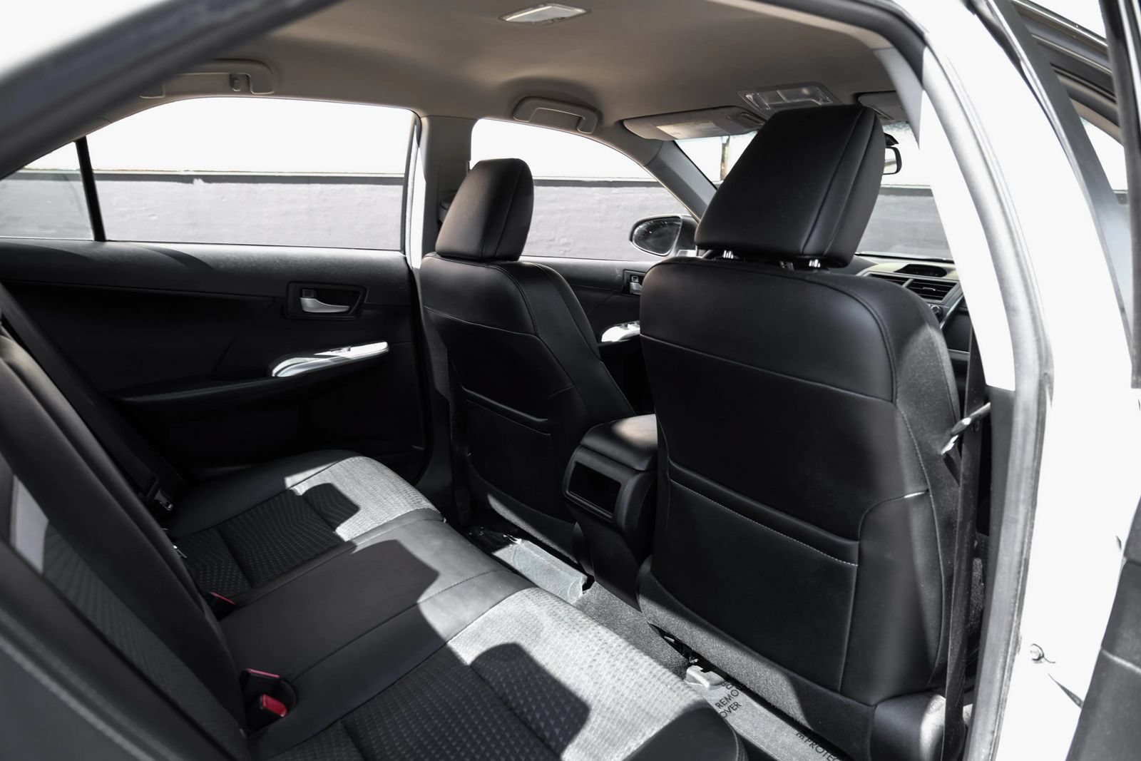 Used 2014 Toyota Camry SE FWD image 34