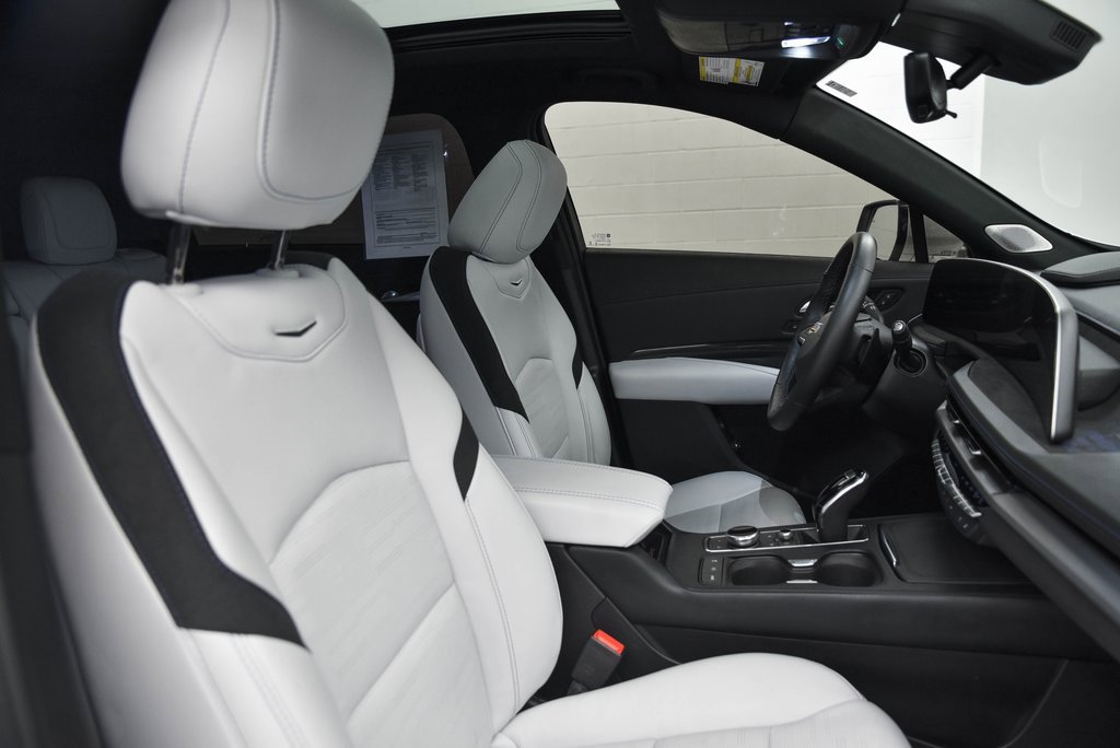 Used 2025 Cadillac XT4 Sport image 15