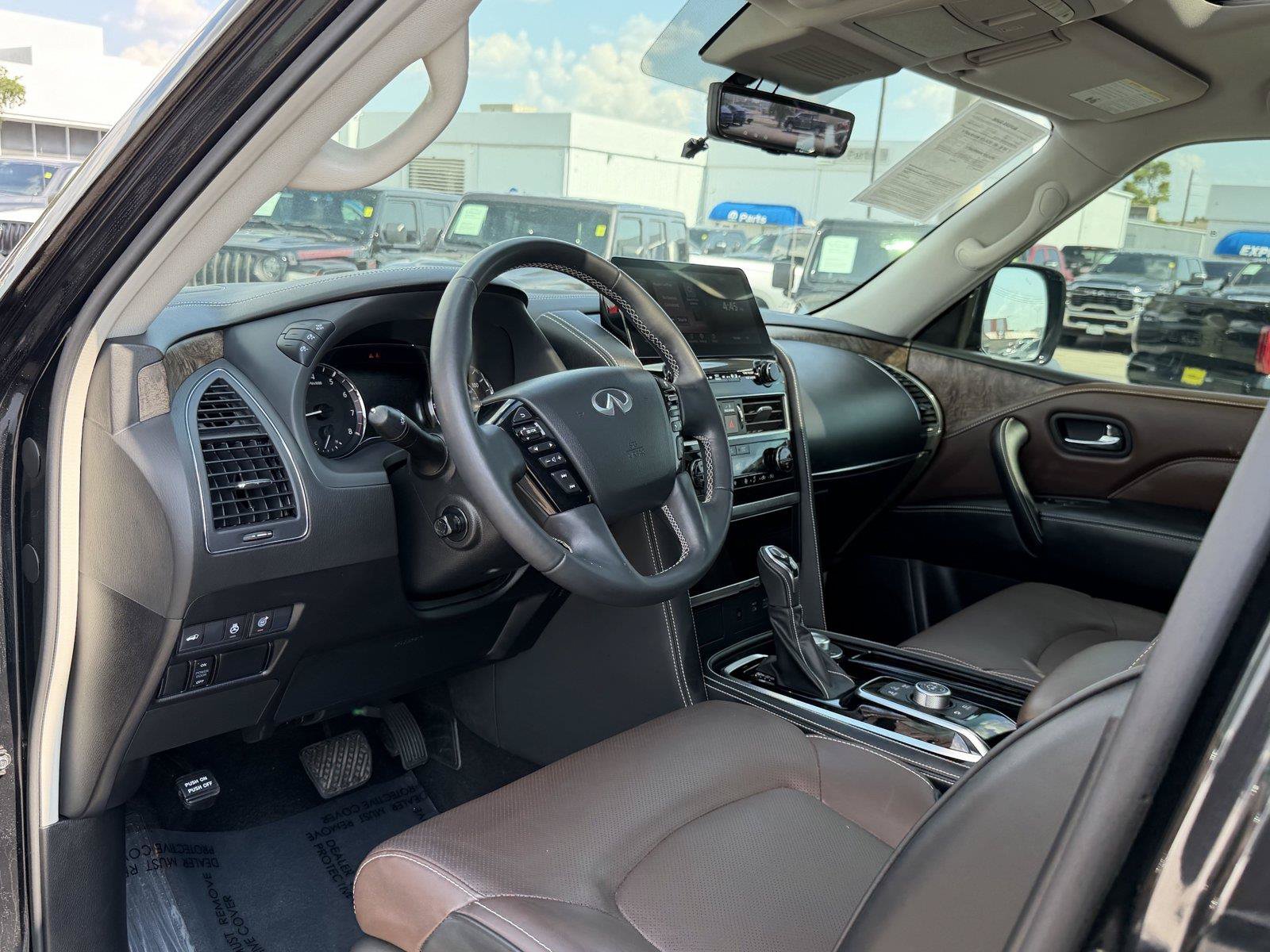Used 2023 INFINITI QX80 Premium Select w/ Cargo Package AWD/4WD image 16