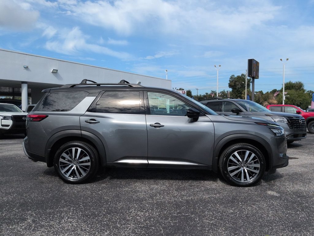 Certified 2022 Nissan Pathfinder Platinum w/ Cargo Package AWD/4WD image 3