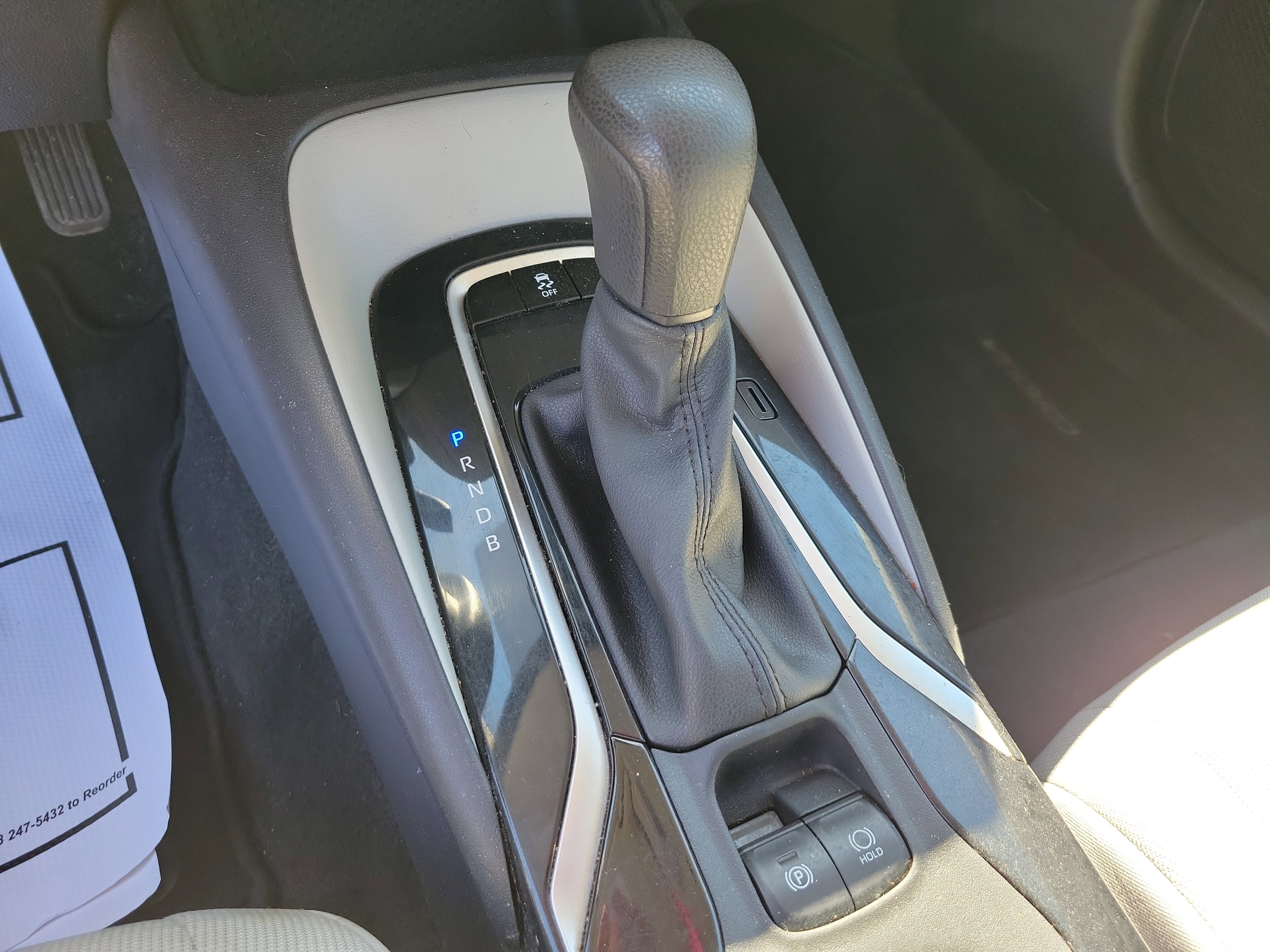 Used 2022 Toyota Corolla LE FWD image 24