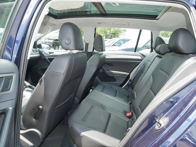 Used 2017 Volkswagen Golf SE FWD image 17