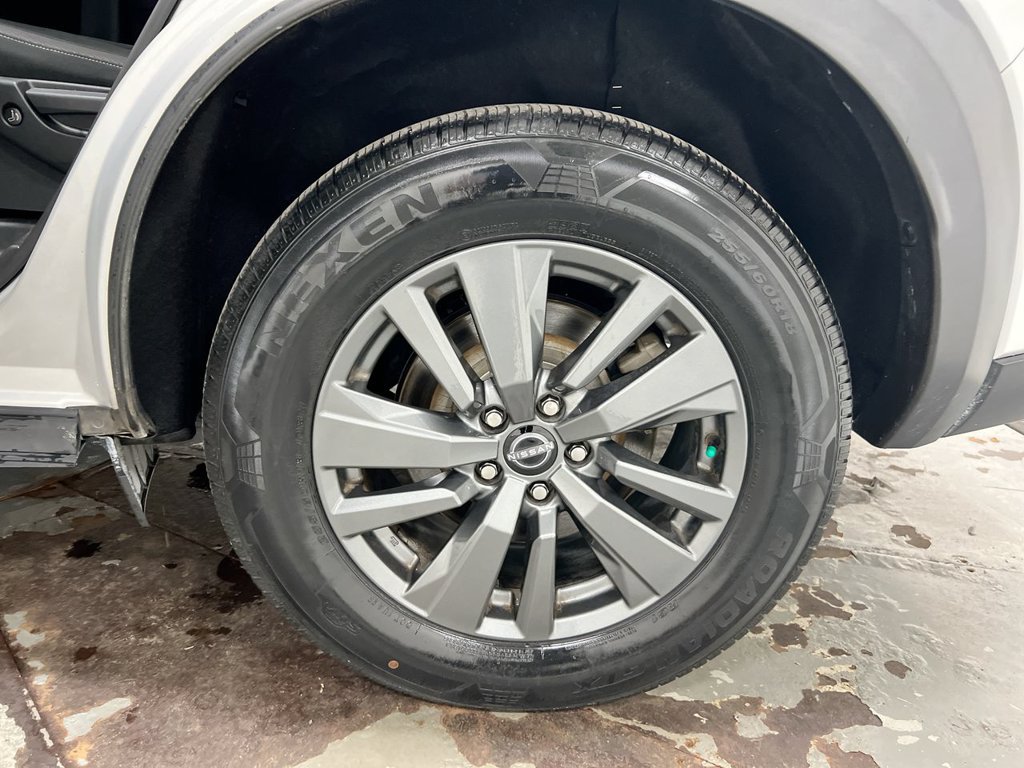 Used 2023 Nissan Pathfinder SV FWD image 27