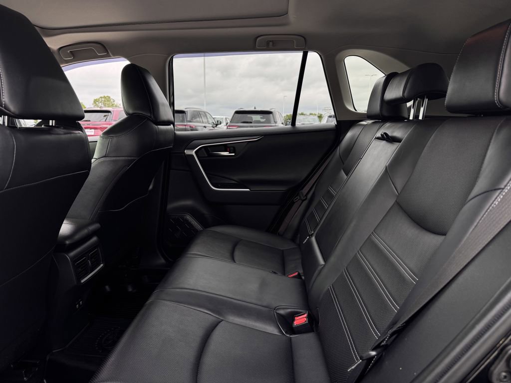 Used 2019 Toyota RAV4 Limited w/ Advanced Technology Package AWD/4WD image 28