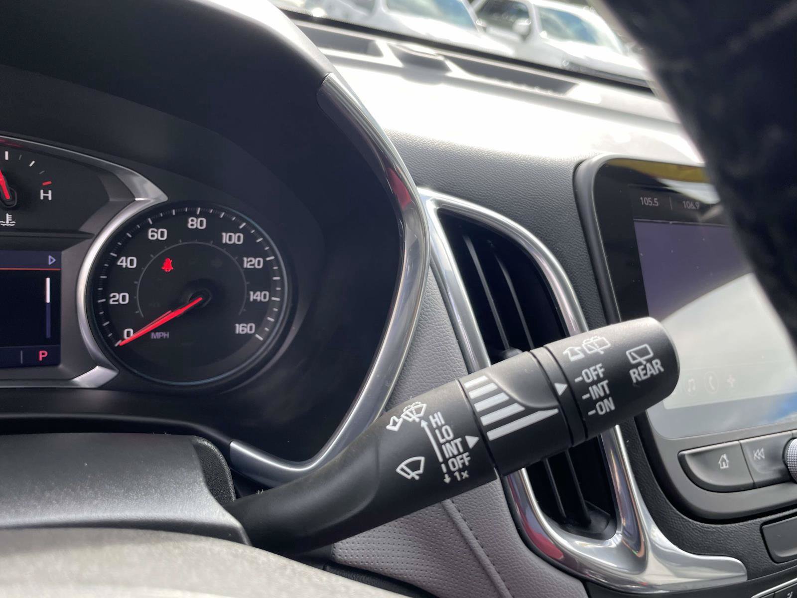 Used 2019 Chevrolet Equinox Premier FWD image 26