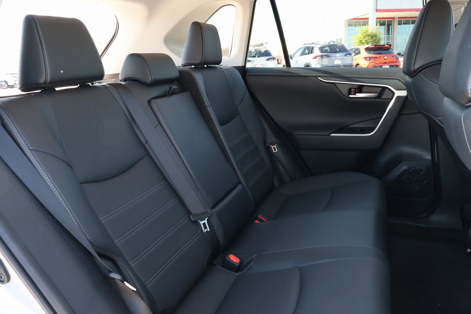 Used 2025 Toyota RAV4 Limited image 33