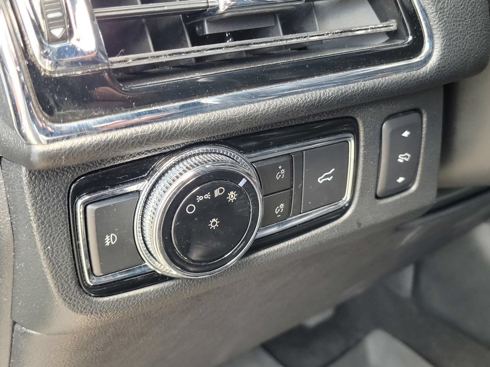 Certified 2019 Lincoln Navigator Reserve AWD/4WD image 18