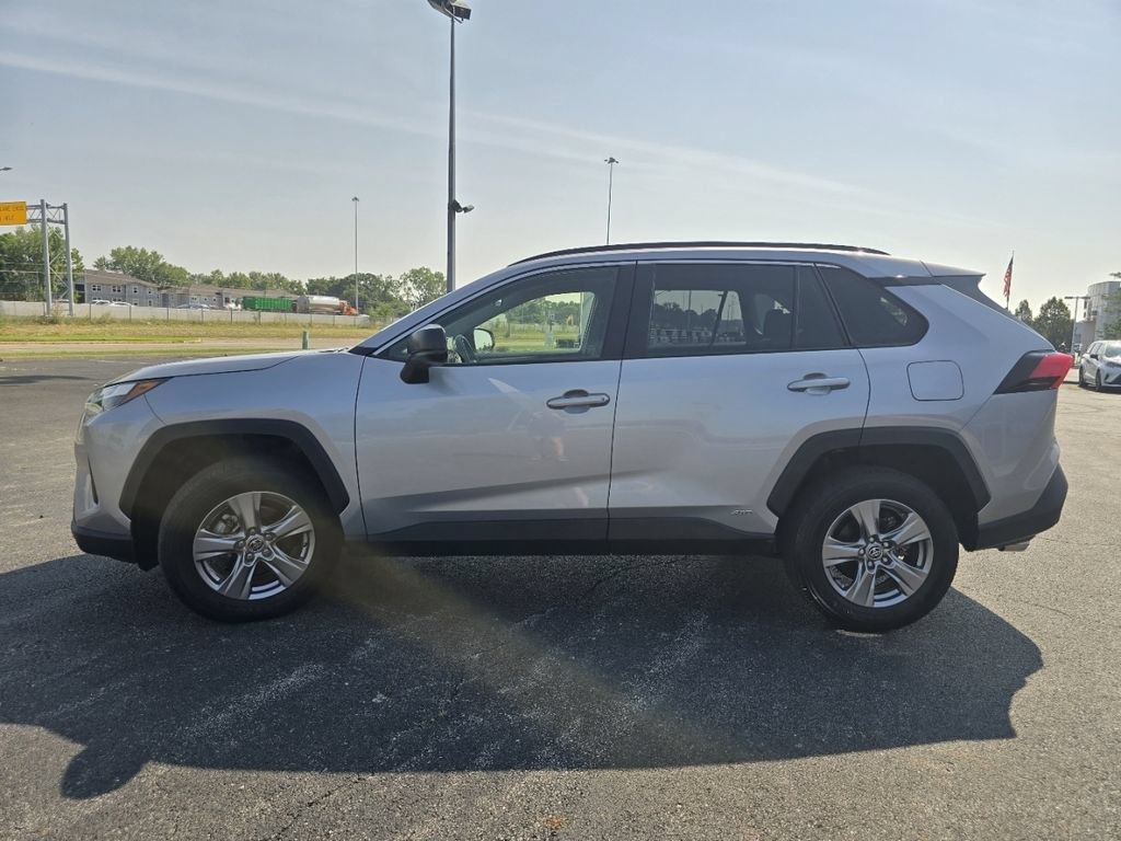 Certified 2025 Toyota RAV4 LE AWD/4WD image 12