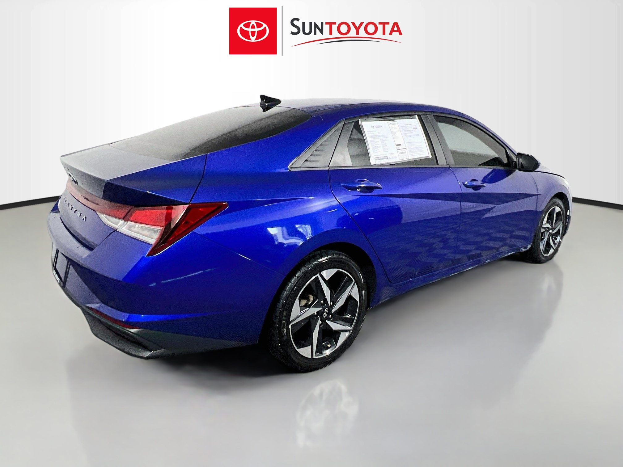 Used 2023 Hyundai Elantra SEL w/ Convenience Package FWD image 4