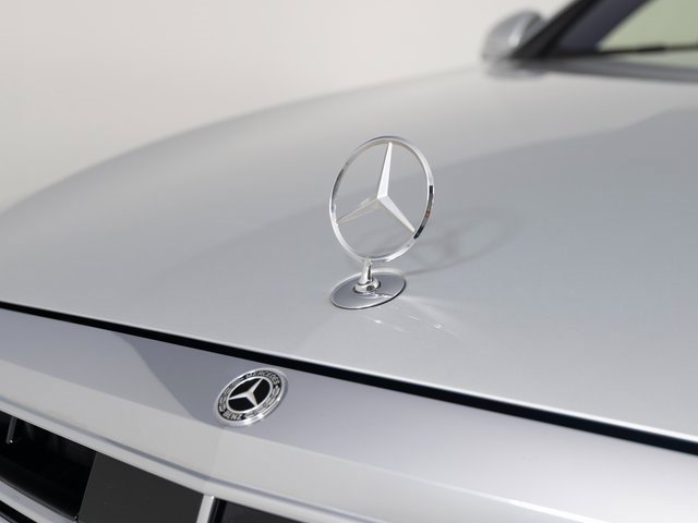 Used 2019 Mercedes-Benz S 560 Sedan w/ AMG Line Exterior image 35