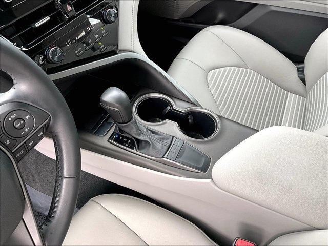 Used 2024 Toyota Camry SE w/ Convenience Package FWD image 15