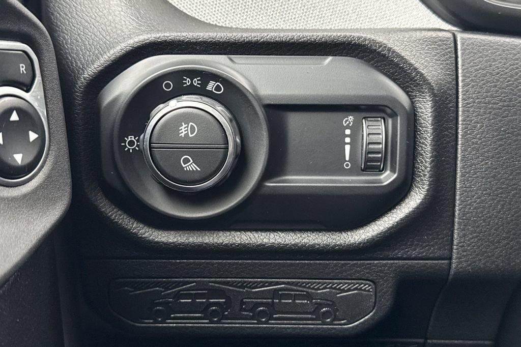 Used 2025 Jeep Gladiator Sport AWD/4WD image 30