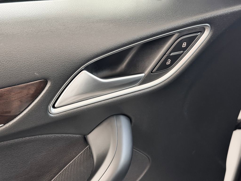 Used 2018 Audi Q3 2.0T Premium Plus w/ Premium Plus Package image 24