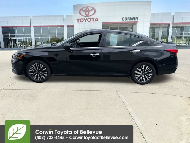 Used 2025 Nissan Altima 2.5 SV FWD image 2