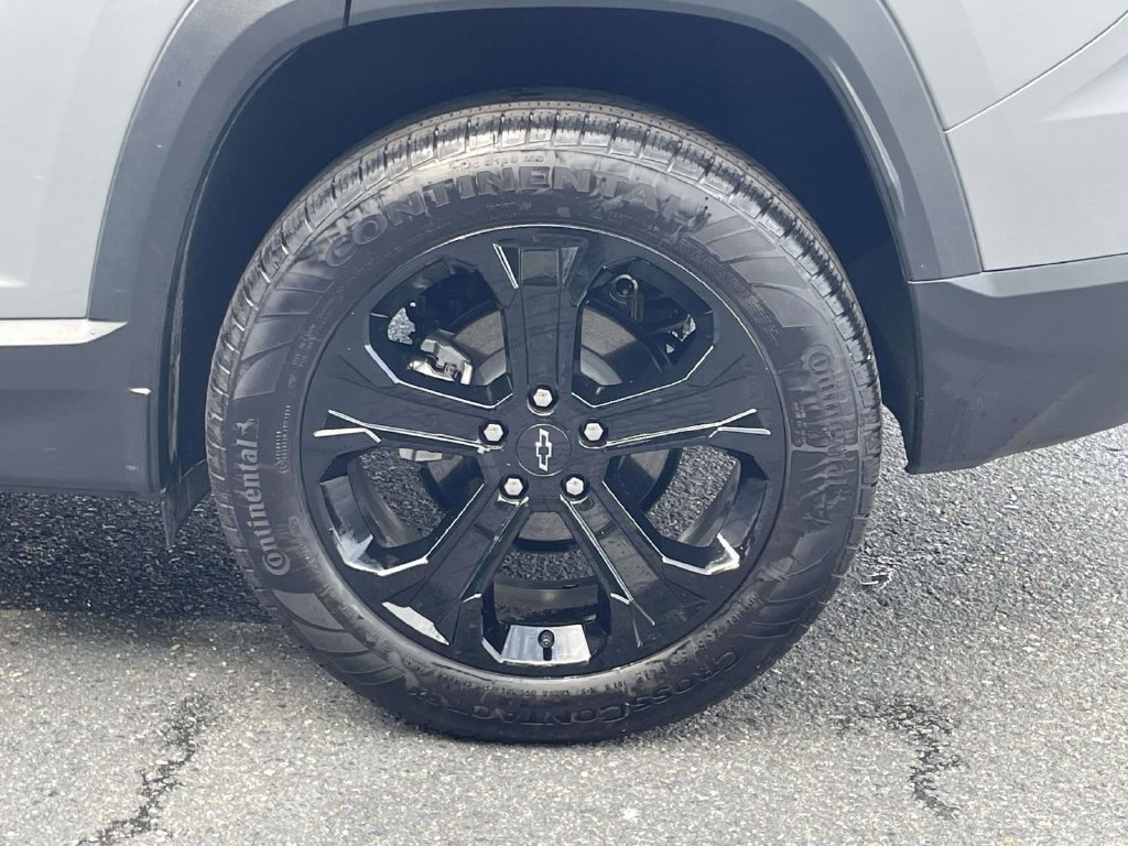 Used 2026 Chevrolet Equinox LT w/ Midnight Edition FWD image 12