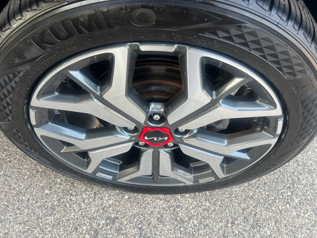 Certified 2023 Kia Seltos SX w/ SX Sunroof Package AWD/4WD image 46