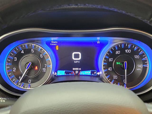 Used 2022 Chrysler 300 Touring image 23