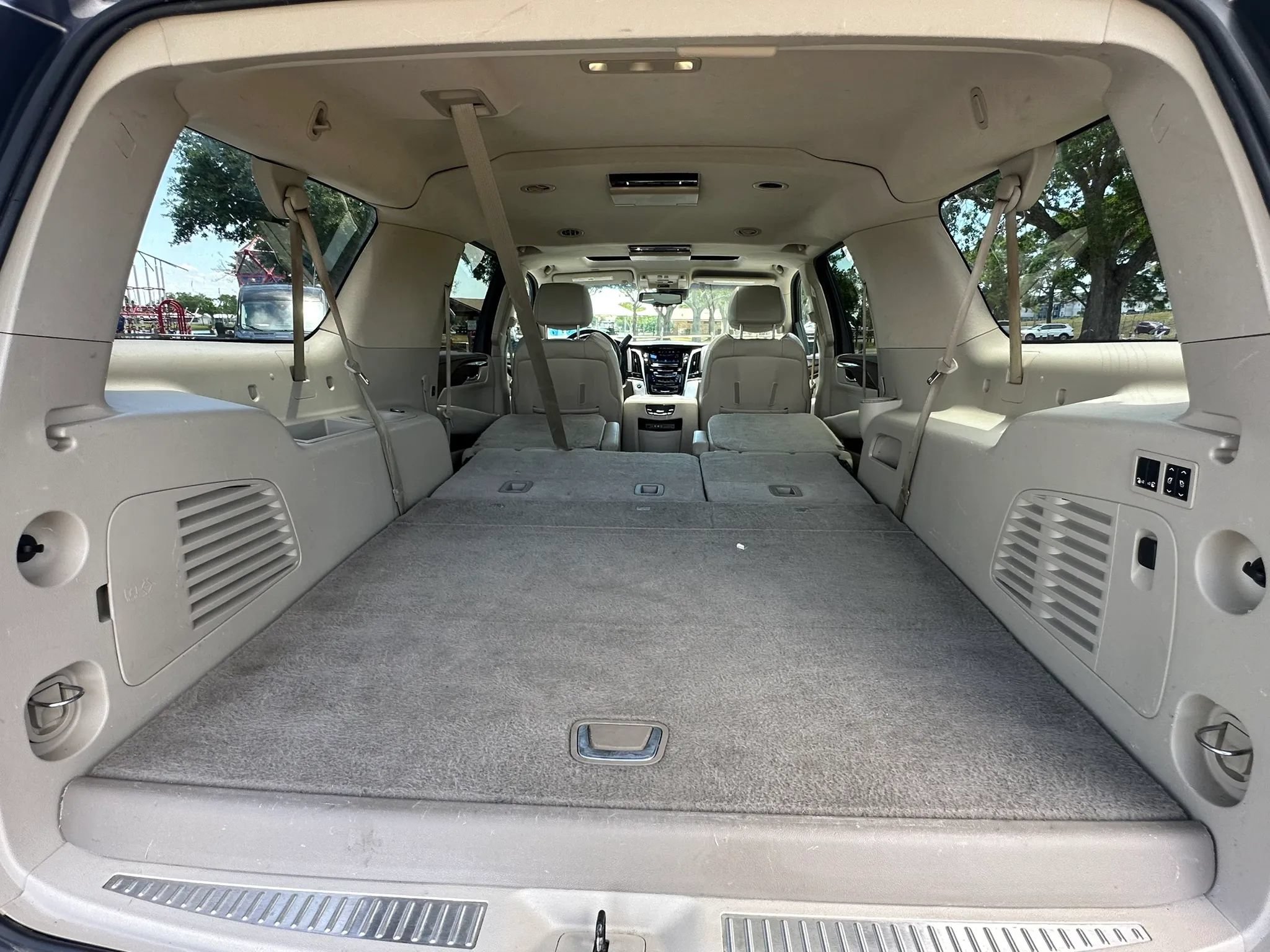 Used 2016 Cadillac Escalade ESV Luxury AWD/4WD image 27