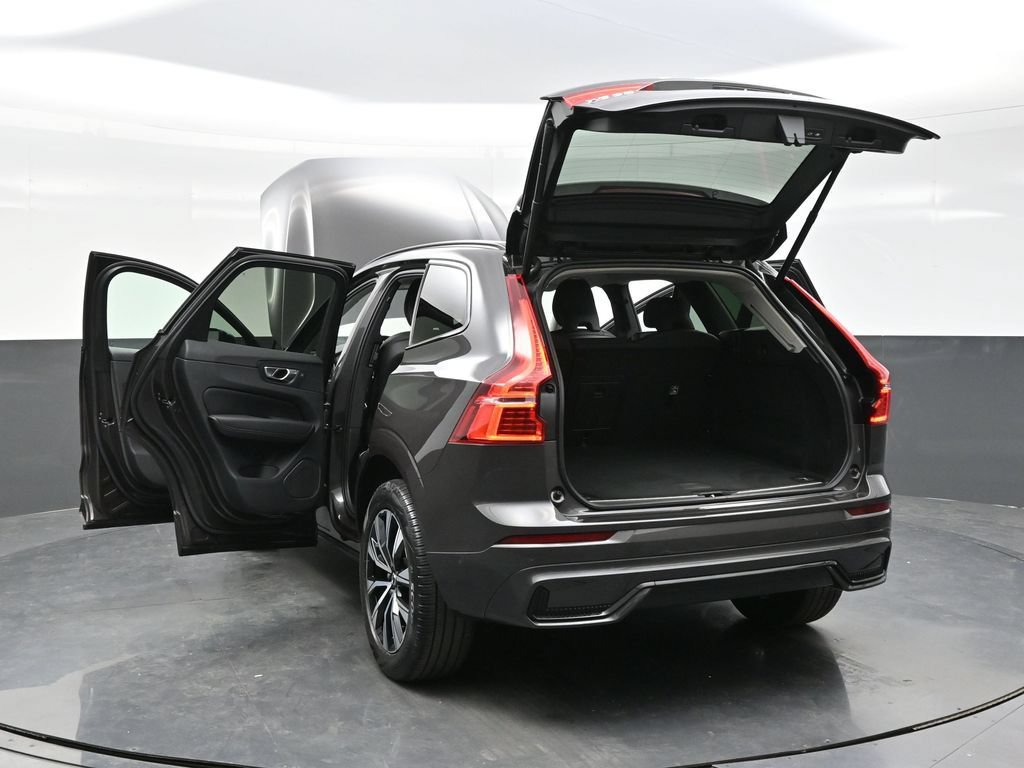 Used 2024 Volvo XC60 B5 Plus AWD/4WD image 40