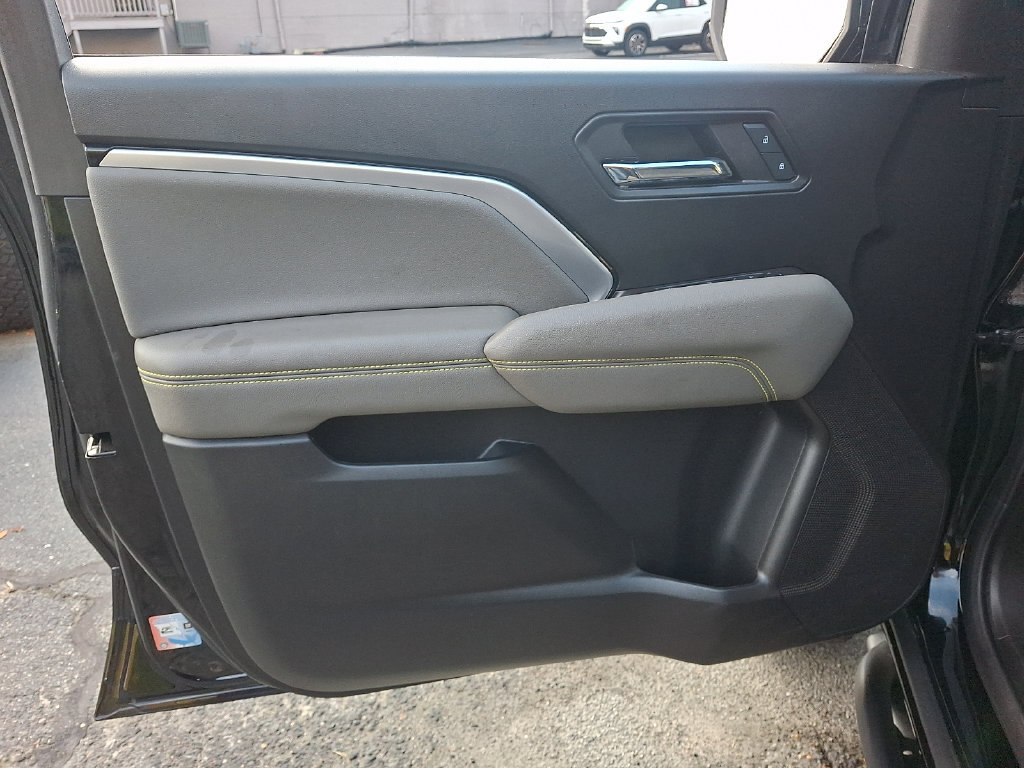 Used 2024 Chevrolet Colorado ZR2 w/ Safety Package AWD/4WD image 12
