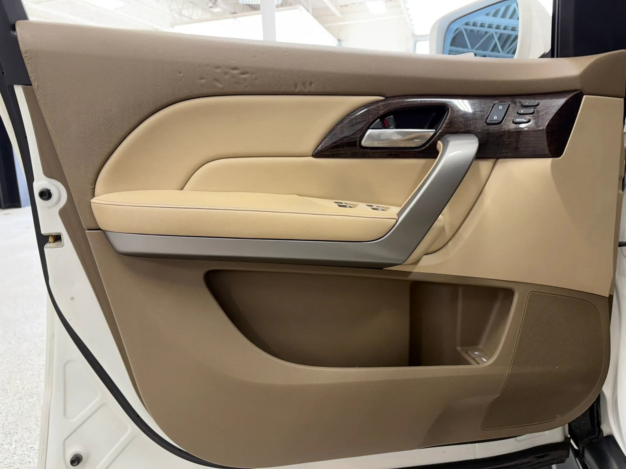 Used 2012 Acura MDX w/ Technology & Entertainment image 18