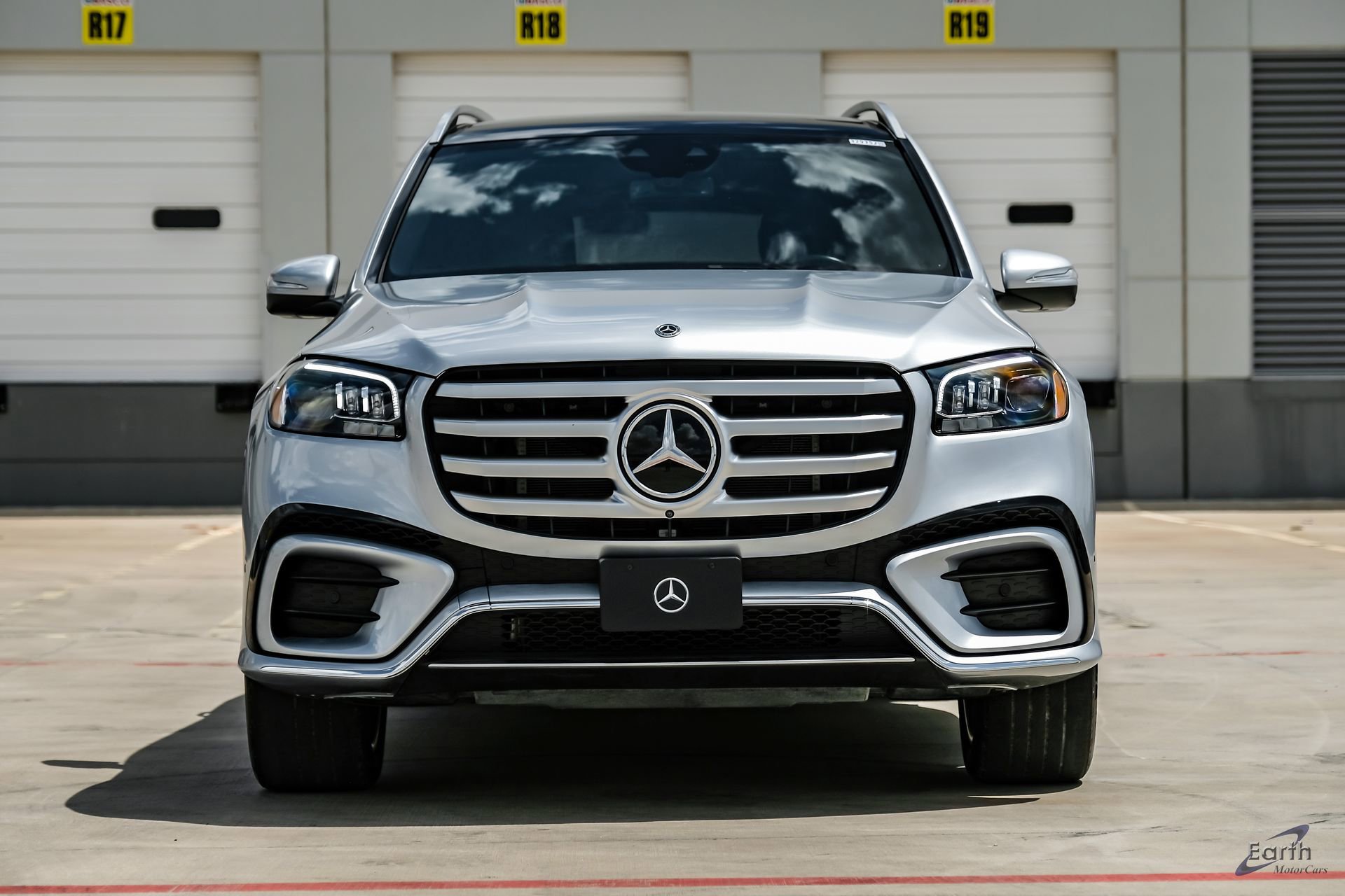 Used 2025 Mercedes-Benz GLS 580 4MATIC image 28
