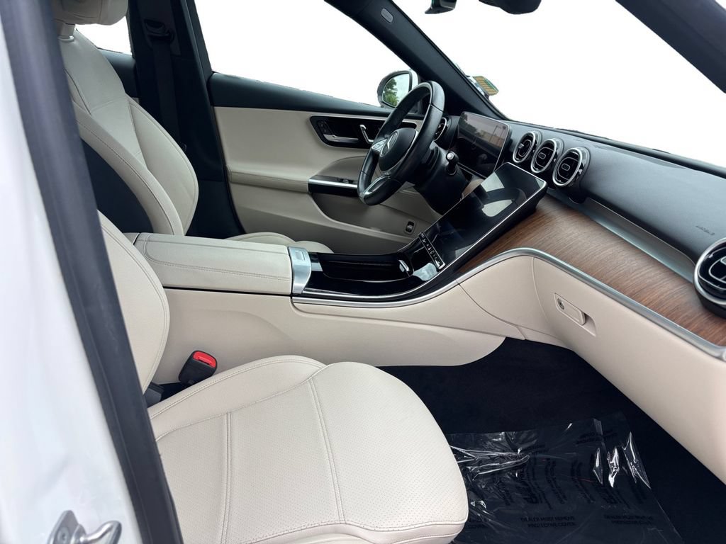 Used 2024 Mercedes-Benz C 300 Sedan image 16