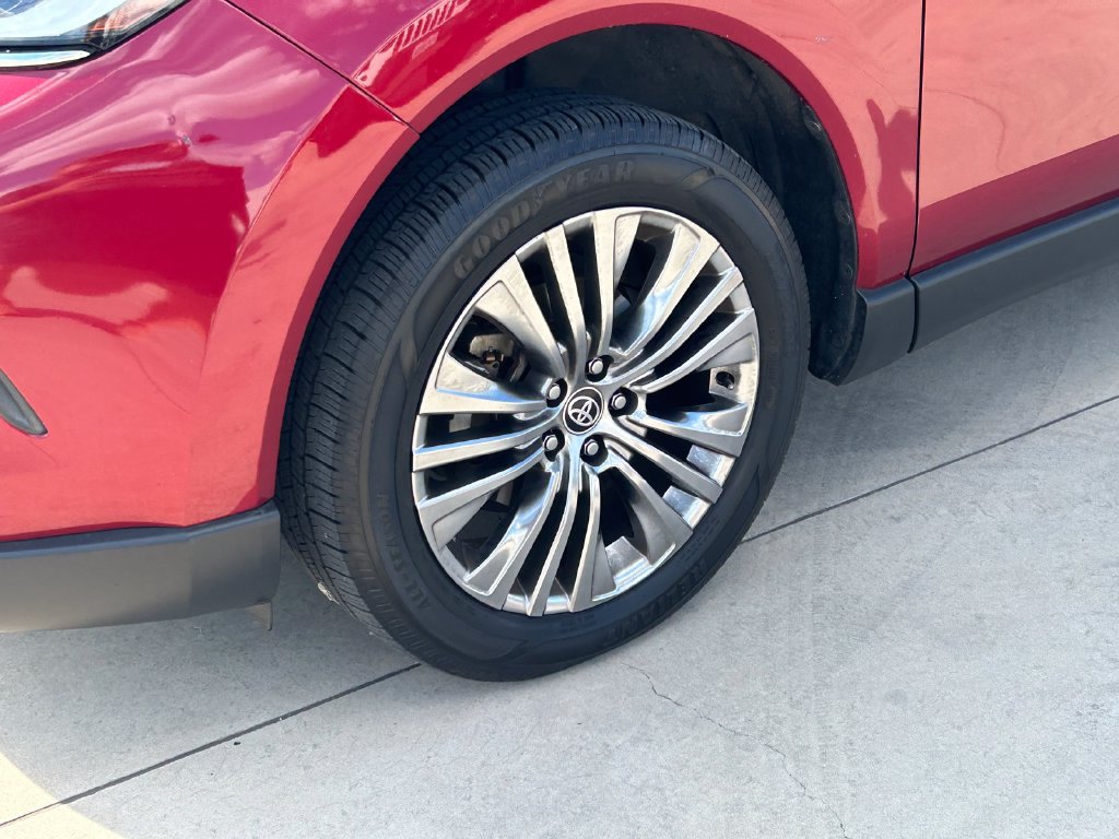 Used 2021 Toyota Venza Limited AWD/4WD image 9
