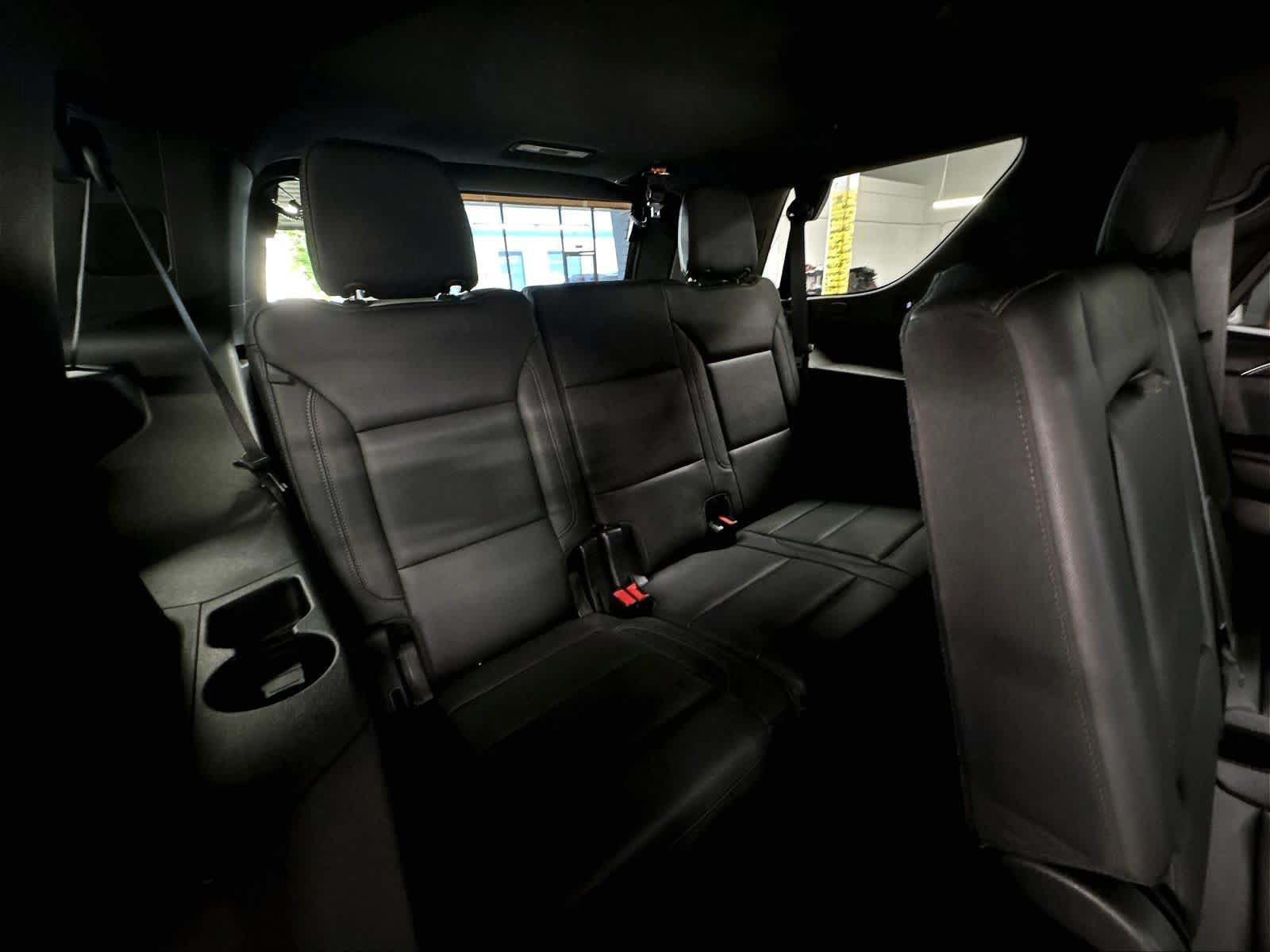 Used 2021 Chevrolet Tahoe Z71 w/ Luxury Package AWD/4WD image 30