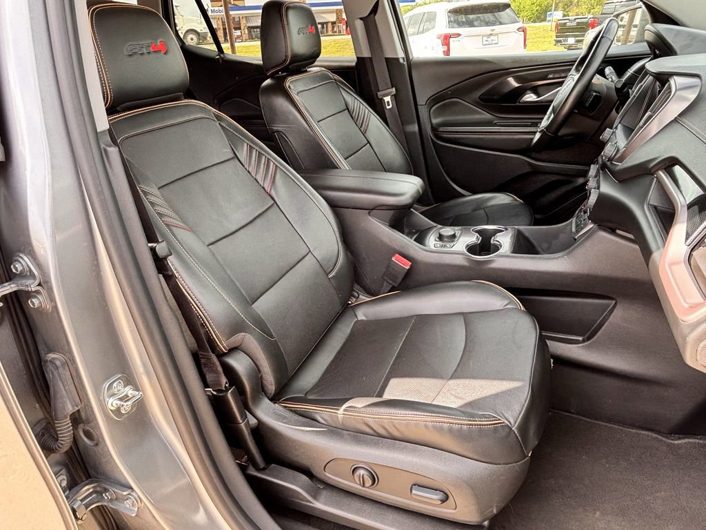 Used 2024 GMC Terrain AT4 image 29