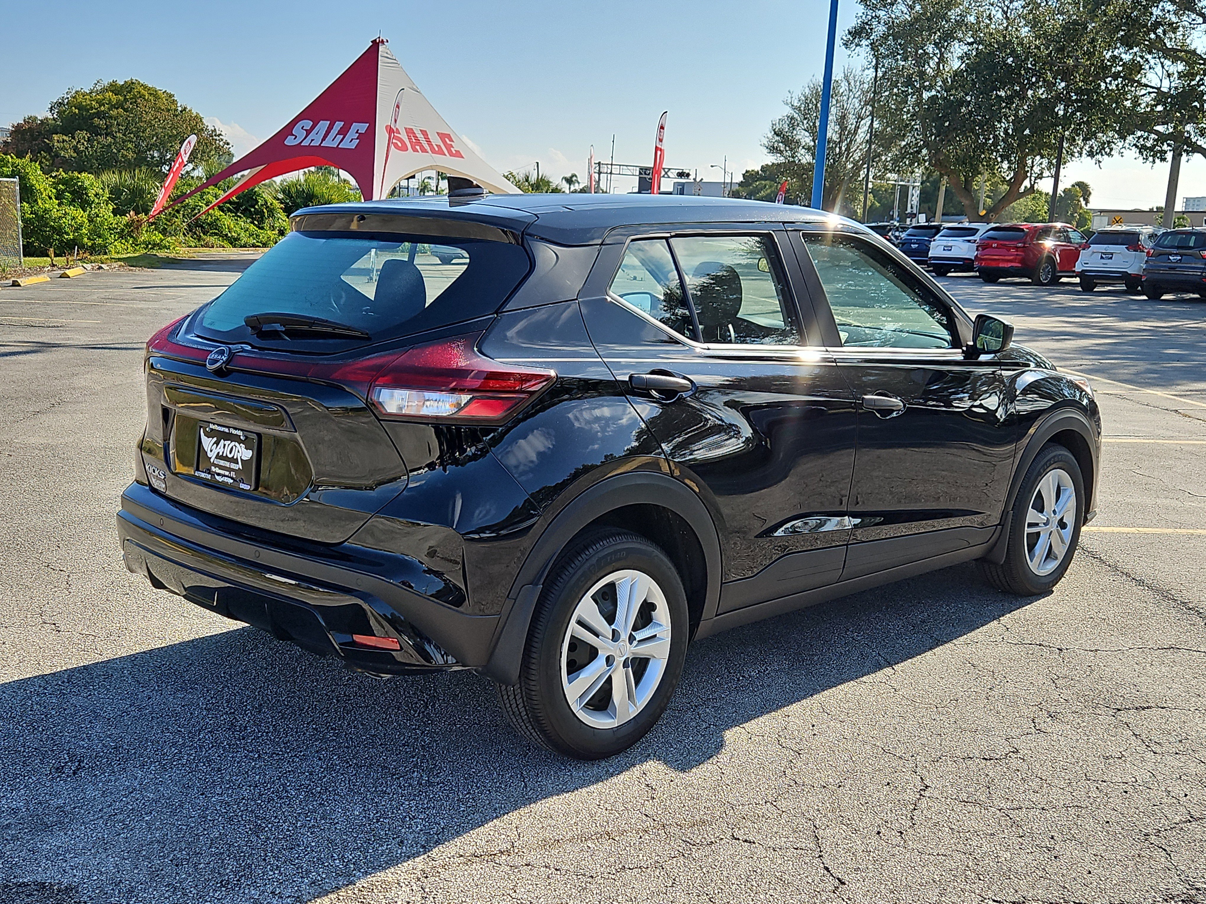 Used 2025 Nissan Kicks Play S FWD image 4