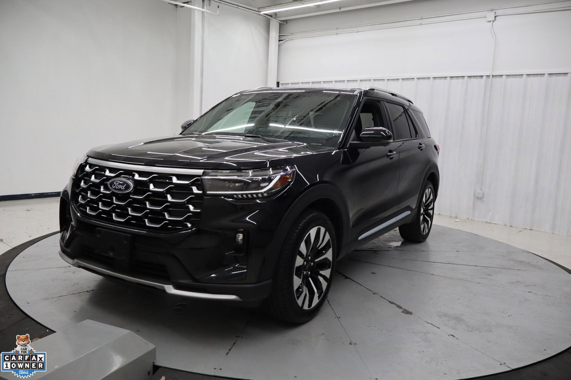 Certified 2025 Ford Explorer Platinum w/ LUX Leather Package image 10