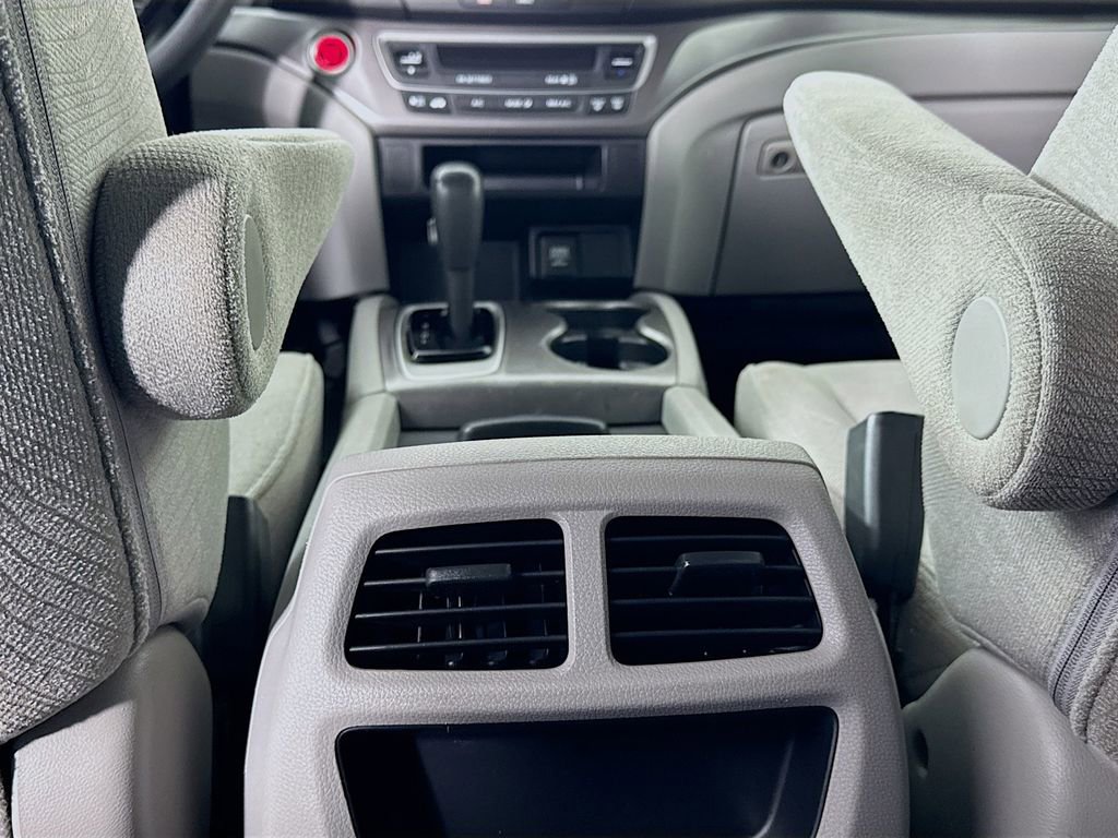 Used 2018 Honda Pilot LX image 29